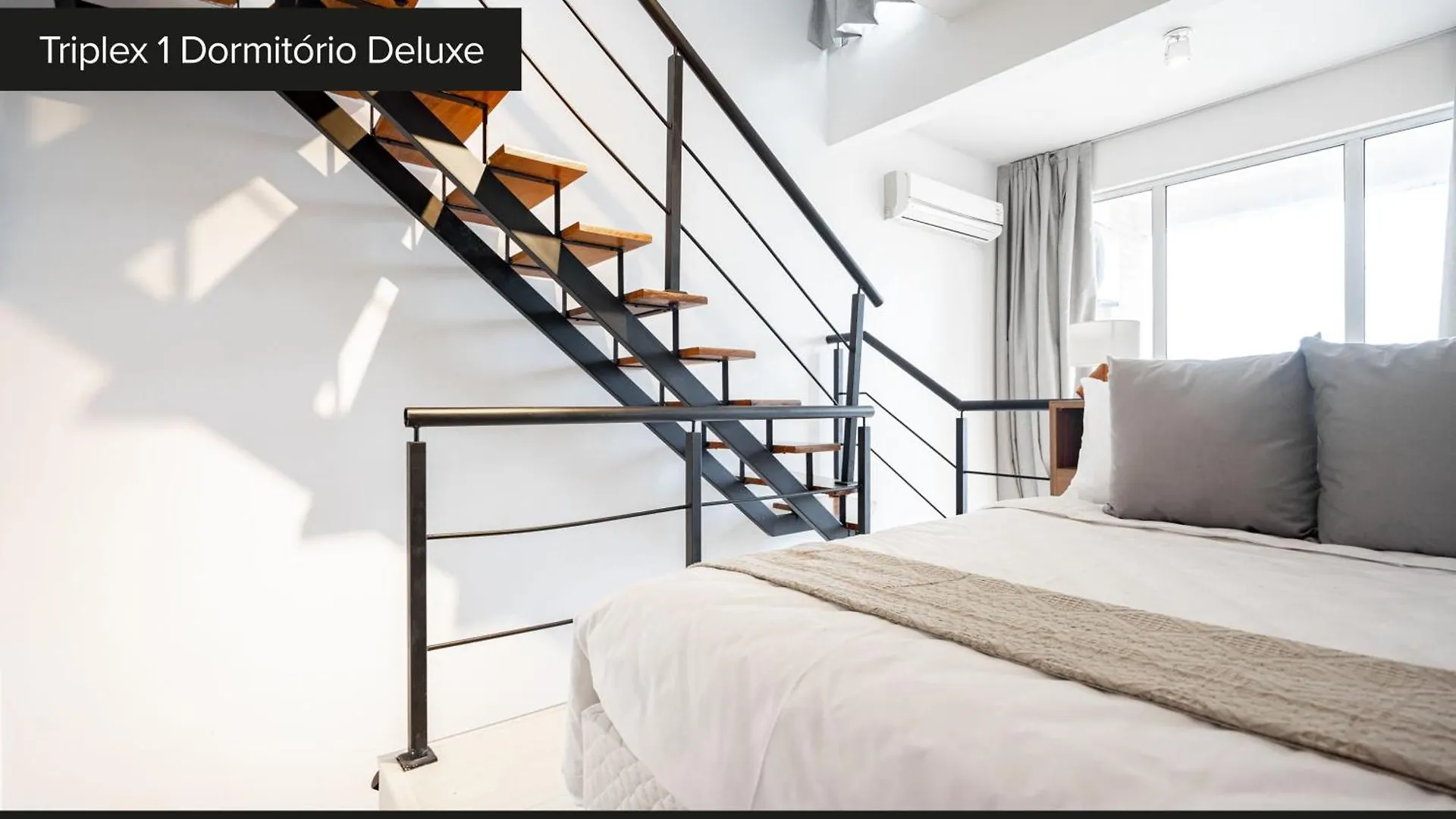 Duplex aconchegante com piscina e academia próx. à Berrini - Brooklin Apartamento São Paulo