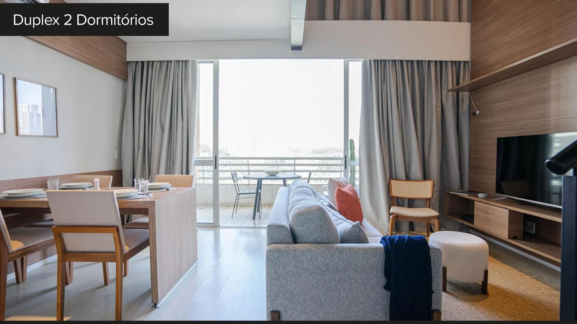 Duplex aconchegante com piscina e academia próx. à Berrini - Brooklin Apartamento São Paulo Brasil