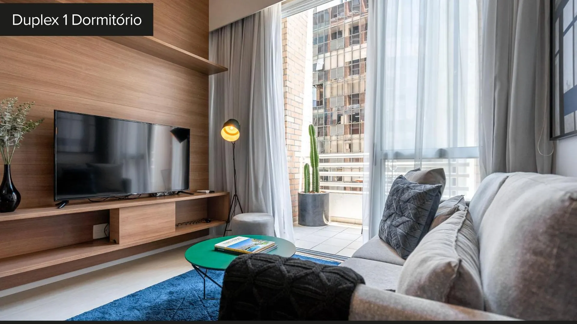 Duplex aconchegante com piscina e academia próx. à Berrini - Brooklin Apartamento São Paulo